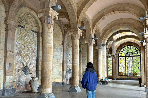 从埃里温出发：霍尔维拉普、诺拉万克、杰尔穆克和鸟洞霍尔维拉普、诺拉旺克、杰尔穆克私人观光（不含导游）