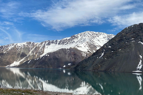 Santiago: Private Full Day El Yeso Reservoir and Vineyard