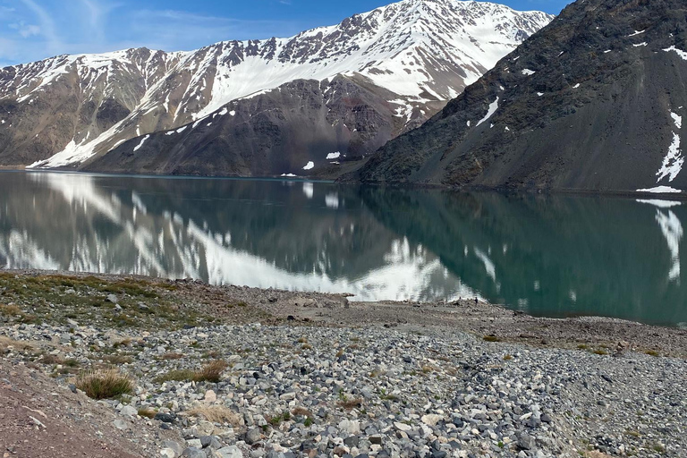 Santiago: Private Full Day El Yeso Reservoir and Vineyard