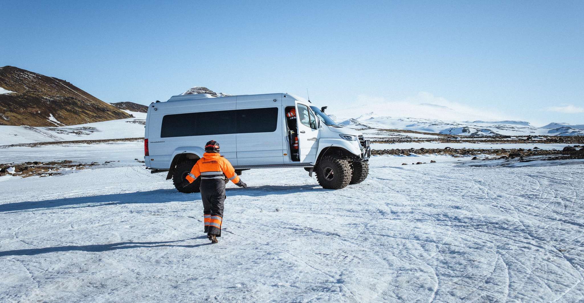 Snowmobiling on Eyjafjallajökull - Hizvo