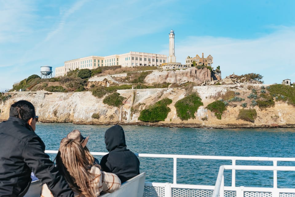 ALCATRAZ Full Tour & Incredible Escape Stories 