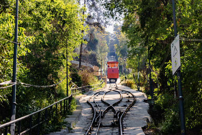 Visite à pied de la ville avec funiculaire, téléphérique et dégustationVisite à pied de Santiago Teleférico et Funiculaire