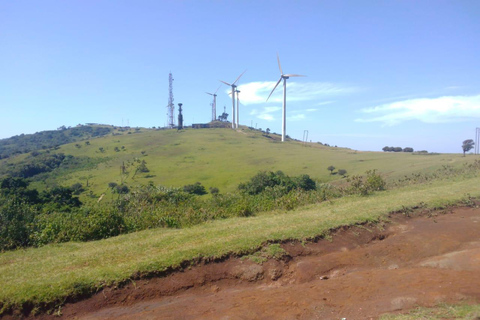 Nairobi: Ngong Hills Hiking and Zip Lining Tour