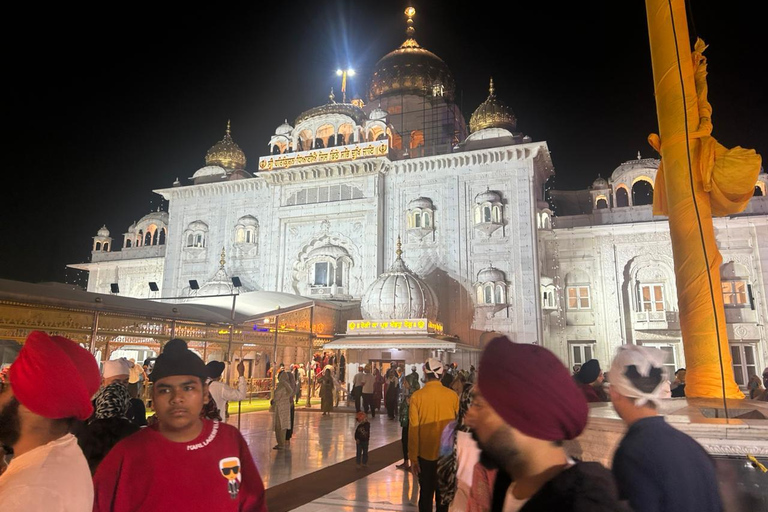 Delhi by Night: Private 3-Hour Luxury Car Tour Tour with a Guide Service Only