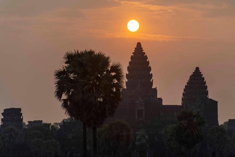 Sunrise at Angkor Wat Temple: 3-Hour Private Tour