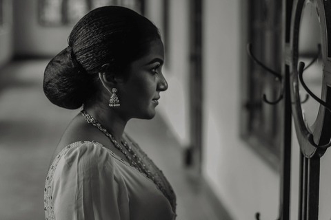 Colombo or Kandy: Traditional Dress & Photography Session