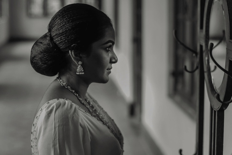 Colombo or Kandy: Traditional Dress & Photography Session