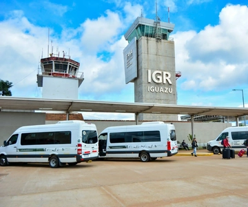 Aeropuerto de Puerto Iguazu: Traslado a su Hotel Cabañas etc
