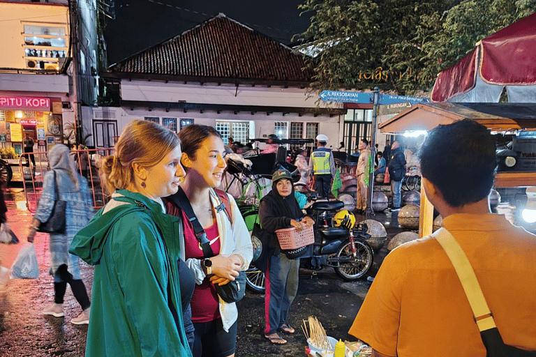 Yogyakarta Scooter Tour & Taste Local Food – Morning/Evening Evening: Explore Culture, Markets, City Vibes & Food Tasting