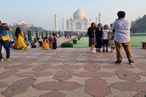 Vanuit Delhi: Taj Mahal-tour op dezelfde dag met A / C-autoTour met airconditioning Alleen auto en lokale gids