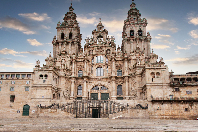 Porto: Santiago de Compostela Tour & Exclusive E-Book