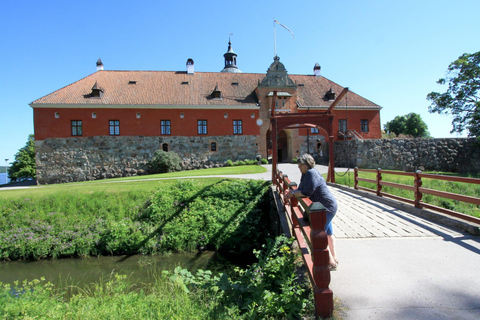 Stockholm: Grand Drottningholm and Gripsholm Castles Tour