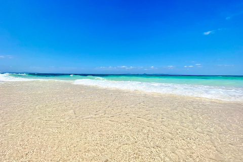 Au départ de Krabi : Les îles Phi Phi et les 4 îles - Excursion d'une journée pour les lève-tôtAu départ de Krabi : Croisière de jour pour les Îles Phi Phi (Early Bird) et déjeuner