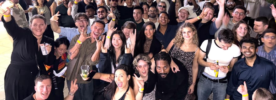 Visite à pied nocturne de Barcelone : bars et pass VIP pour les boîtes de nuit