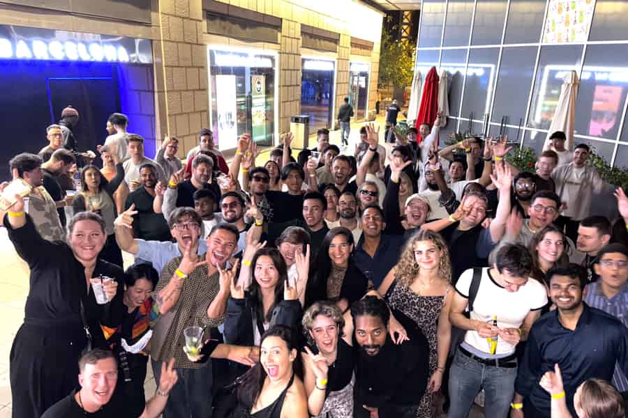 Barcelona: nächtlicher Rundgang durch Bars & VIP-Club-Pass. Foto: GetYourGuide Barcelona: nächtlicher Rundgang durch Bars & VIP-Club-Pass. Foto: GetYourGuide