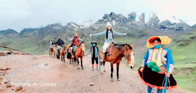 Visit Rainbow mountain horseback riding tour + Buffet Lunch in Cusco, Peru