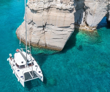Milos: Kleftiko Morning Catamaran Cruise with Lunch & Drinks