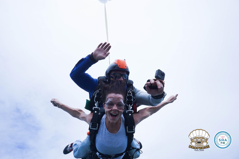 Vanuit Bangkok: Pattaya Dropzone Skydive Uitzicht op de oceaan ThailandVoordelig pakket