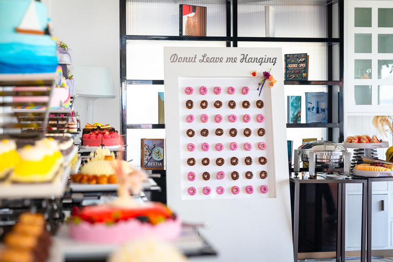 Dubai: Brunch del sabato al The Palm con cibo e bevande illimitatiBrunch con bevande analcoliche illimitate