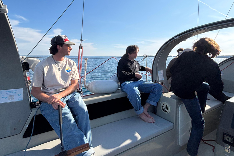 Antibes : Discover the Art of Sailing on a Scenic Cruise