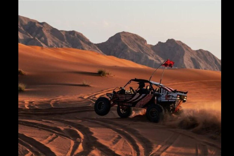 Doha: Wüstenbuggy-Fahrt, Kamelritt, Dune Bashing, Sandboard