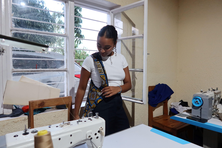 Kigali: Kimironko Market Tour and Sewing Workshop KIMONO MAKING