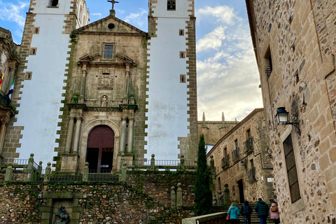 Cáceres: Full Sightseeing Tour of the Historic Center with Local Guide in Spanish