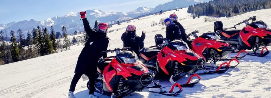 Au départ de Cracovie : aventure en motoneige avec visite des piscines thermales