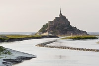 Mont Saint-Michel & Chateaux Country 3-Day Tour from Paris - Housity