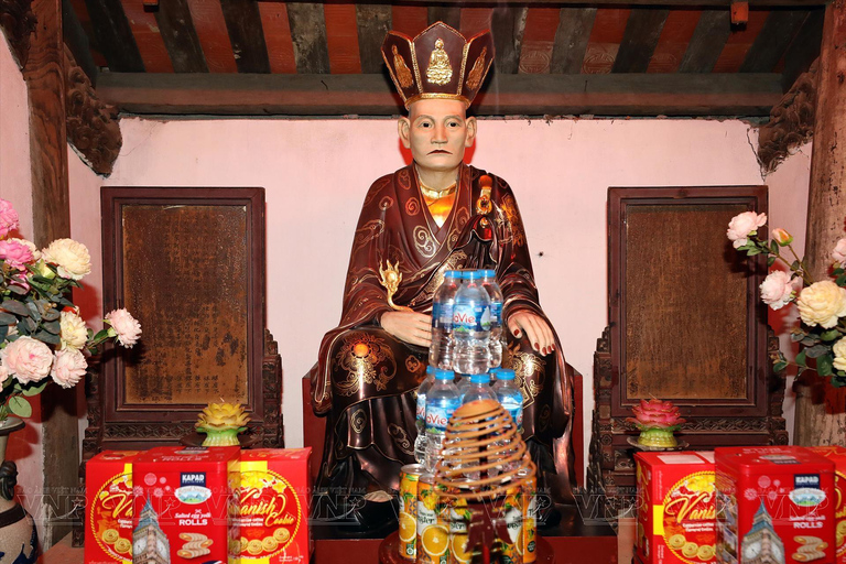 Hanói: salsa de soja, pueblo de los vermicelli y pagoda Thang NghiemTour privado: pueblo de la salsa de soja, pagoda, pueblo del incienso y sombreros