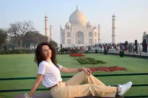 Private Day Trip To Agra Sunrise View Taj Mahal & Agra City