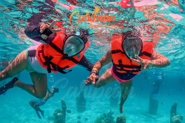 Cancún: Catamarán Isla Mujeres + Espectáculo Nocturno Coco Bongo