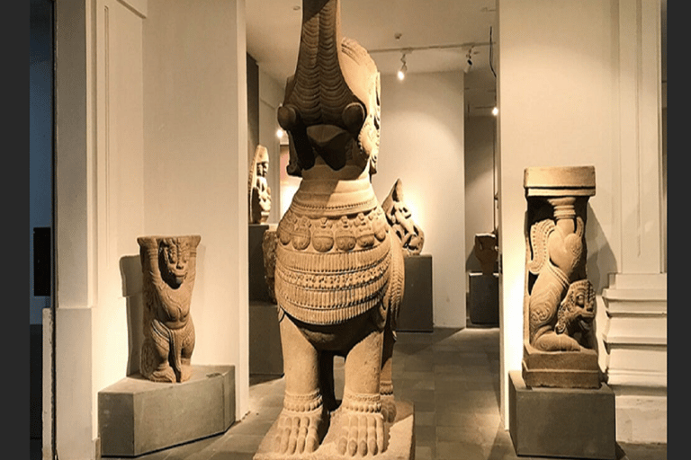 Exploring Cham Museum & Marble Mountain Private Tour