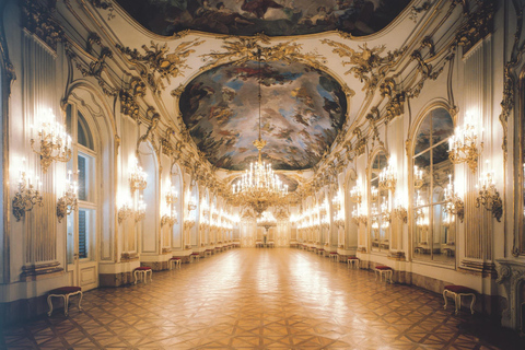 Vienna: Schönbrunn Palace and its enchanting gardens - guided tour