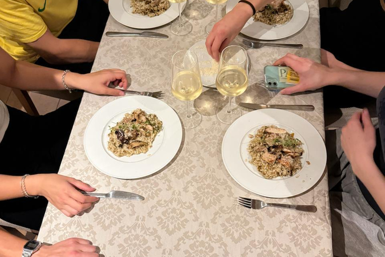 Helsinki: Foraging Tour and Cooking Class with Dinner