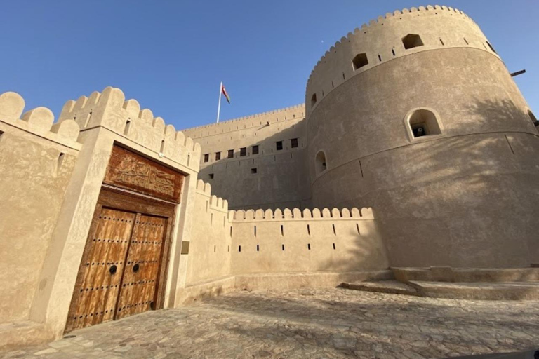 Vanuit Masqat: tour door Rustaq met lunch en warmwaterbronnenVanuit Masqat: Rustaq-tour met lunch en warmwaterbronnen