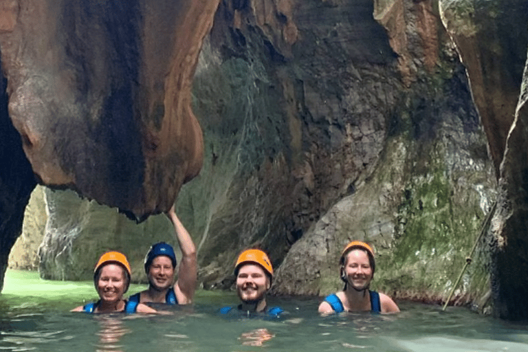 Benahavís: Tour guiado de canyoning no rio Guadalmina