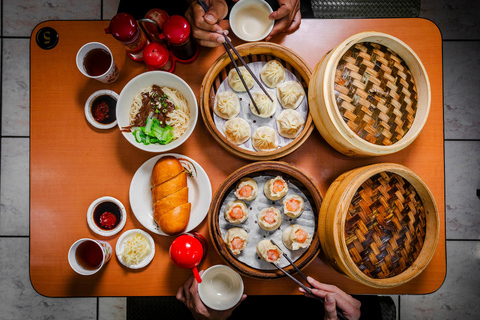 Taipei: Formosa Flavours Food Tour with 12+ Tastings