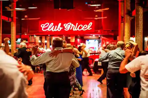 Buenos Aires: Half-Day Milonga & Tango Night Tour