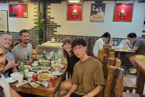Shanghai: Private Guided City Tour with Local Guide
