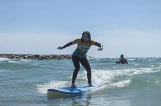 Surfunterricht für Anfänger in Lissabon (Costa da Caparica)