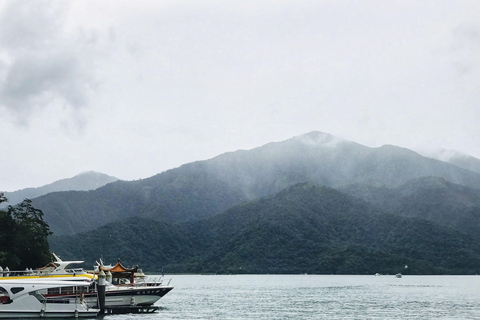 Private Tour Taipei Thousand Island Lake Tea Plantation