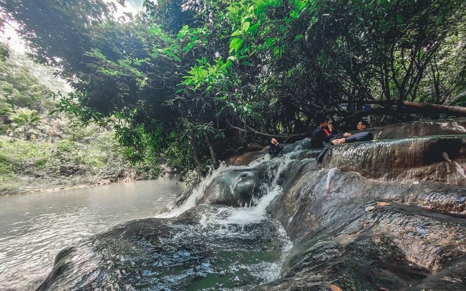 Krabi Grotte Du Tigre Sources D Eau Chaude Et Emerald Pool Jungle