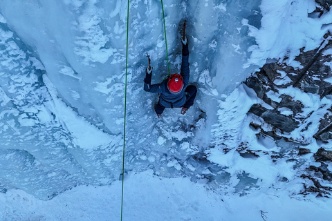 Abisko: Isklättring för alla nivåer med certifierad guide