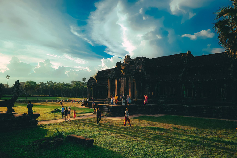 Angkor Wat - 2 dias: pequeno, grande circuito e templo de arenito rosaMesma opção, melhor preço para até 9 pessoas