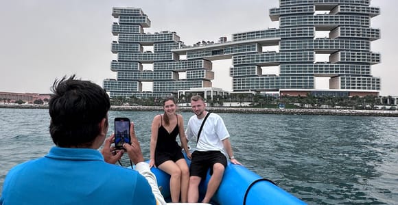 Dubai: Guided Speedboat Tour with City Sights & Ice Cream.