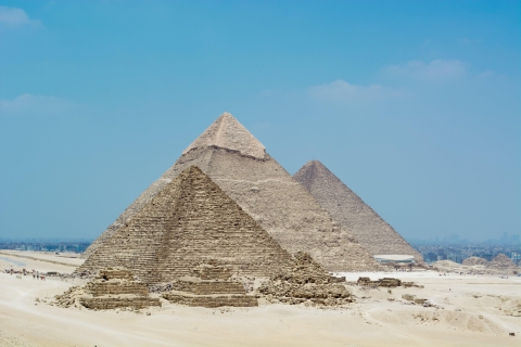 Z portu w Aleksandrii: wycieczka do piramid, cytadeli i bazaruPort w Aleksandrii: piramidy, cytadela i bazar niemiecki