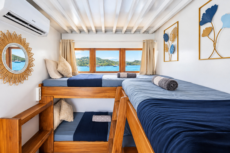 3D Komodo Sailing & Land Tour 12 Stops Single Bed & Hotel 3-Day Shared Cabin, Single Bed No Land Tour No Park Fee