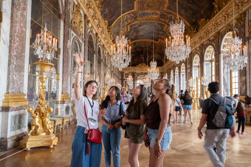 Desde París: Visita al Palacio y Jardines de Versalles con Traslados