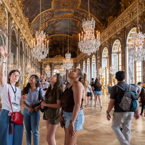 Skip-the-Line Versailles Palace & Garden Tour with Transport